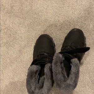 Gender neutral winter boots